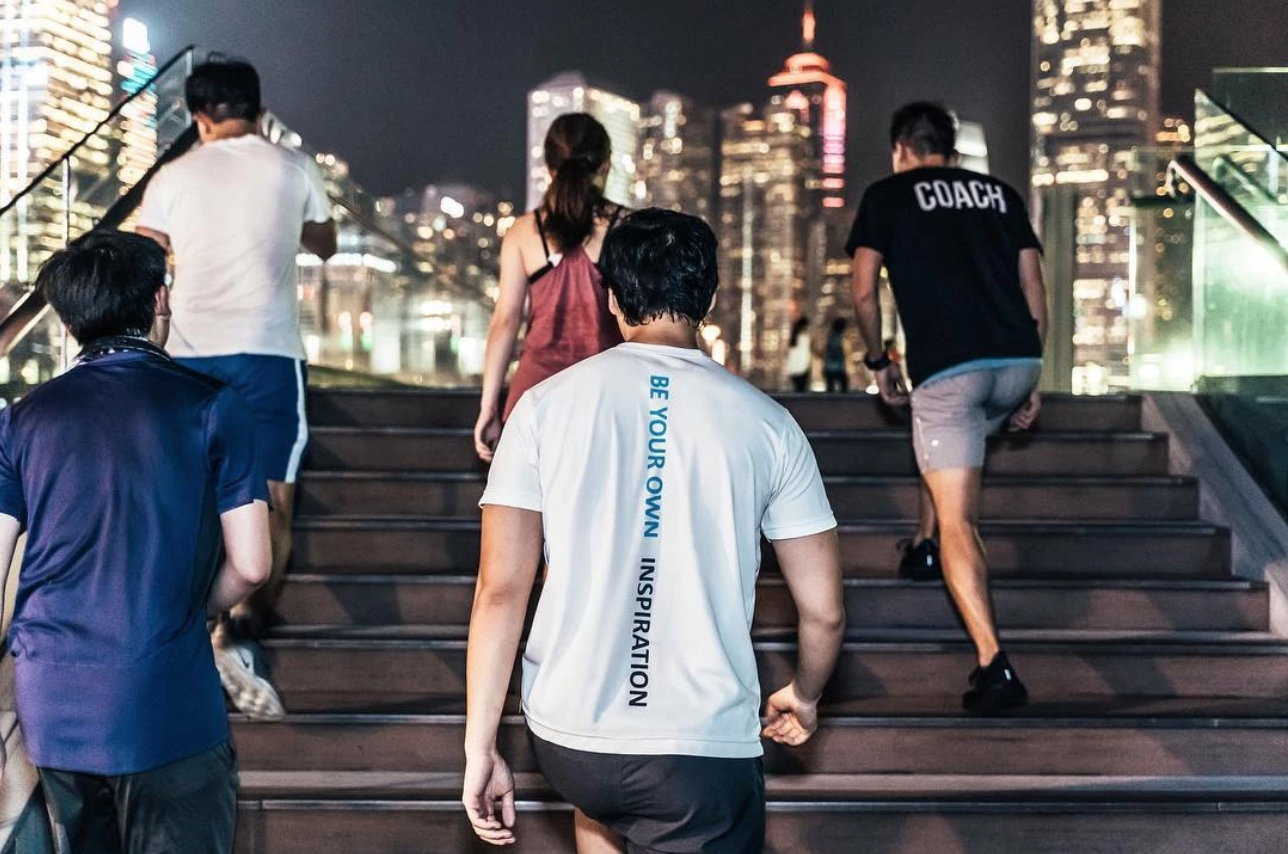 Tracking daily steps while walking